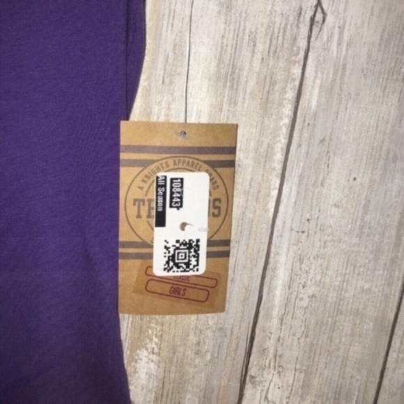 NWT Carolina Tee - Picture 2 of 4